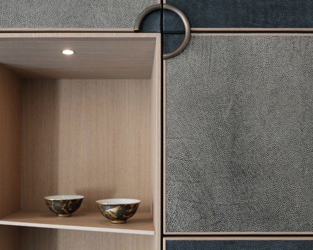Scopri l'arredamento per case di lusso con interior design sartoriale. Dai forma a spazi unici con l'autentico su misura firmato Bressano Mobili.