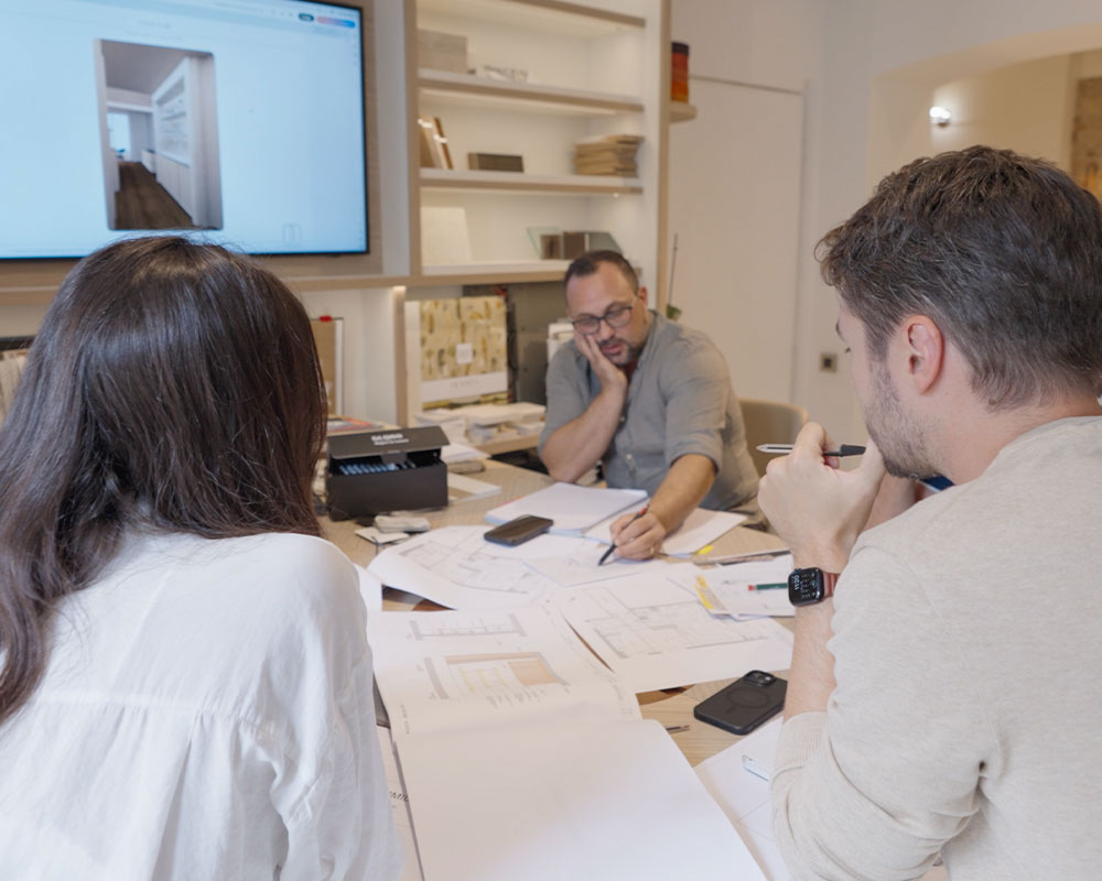 Design esclusivo, perizia artigiana, unicità degli arredi: i nostri capisaldi per il tuo arredamento di lusso. Scopri di più sul nostro sito.