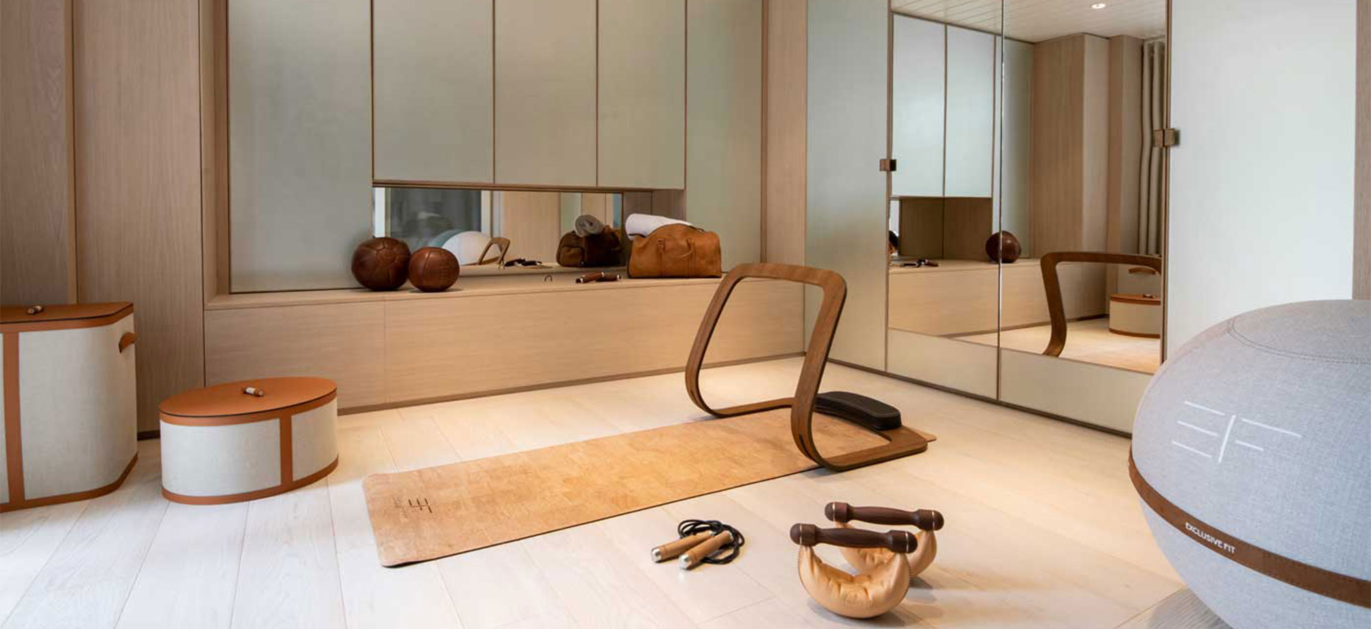 Design esclusivo, perizia artigiana, unicità degli arredi: i nostri capisaldi per il tuo arredamento di lusso. Scopri di più sul nostro sito.