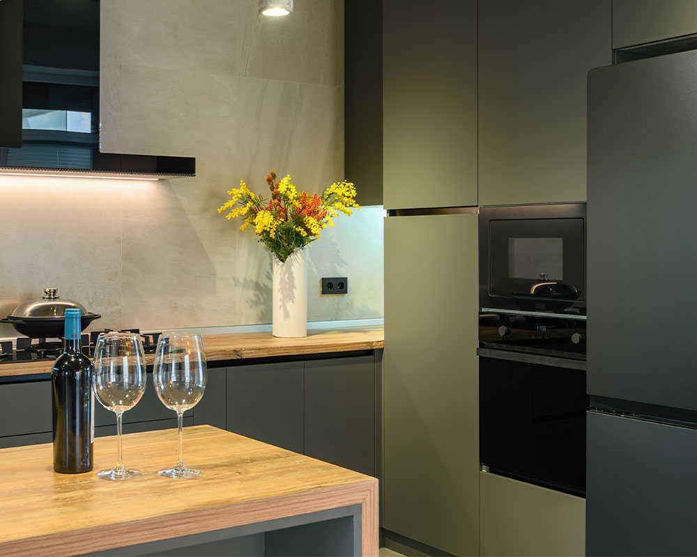 Bressano Mobili, mobilificio artigianale a Villanova Mondovì, è Premiere Partner AEG. Qualità, design e funzionalità, per ambienti fatti per durare.