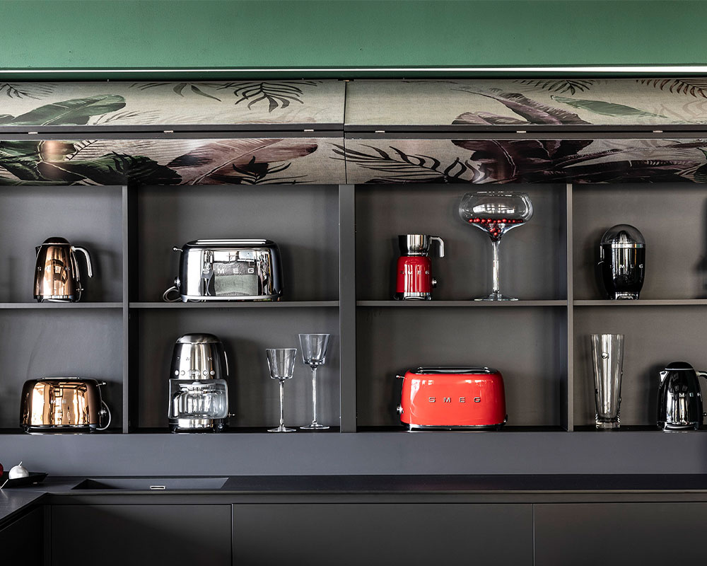 cucina-personalizzata Cucina su misura sì o no? I vantaggi di una soluzione total custom sono molteplici. Abbiamo preparato una breve guida per aiutarti nella scelta.