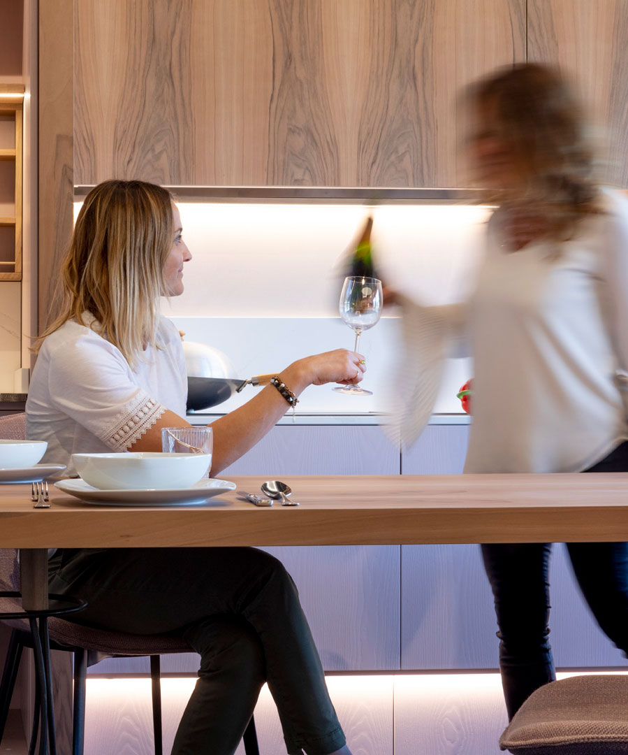 Cucina su misura: poco spazio per le cene formali? - Bressano Mobili