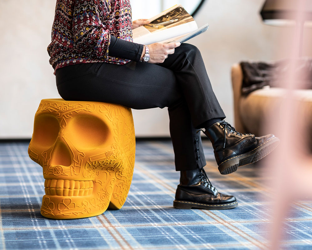 teschio-queeboo Senza curiosità, il mondo dell’arredamento e del Design non potrebbe evolvere: per questo amiamo Qeeboo.
